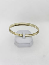 ARO OVALADO - GRABADO DIAMANTADO - 6.8 cm x 6 mm - ORO 10K