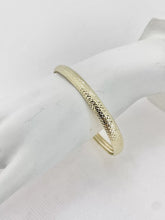 ARO OVALADO - GRABADO DIAMANTADO - 6.8 cm x 6 mm - ORO 10K