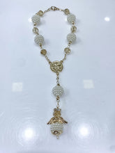 MISTERIO PERLA BORREGO CON ANGEL DORADO