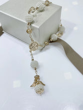 MISTERIO PERLA BORREGO CON ANGEL DORADO