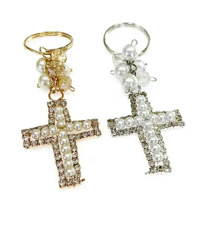 LLAVERO CRUZ BORDADA CON PERLITAS