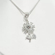 GARGANTILLA CON FLOR ZIRCONIA  - PLATA .925