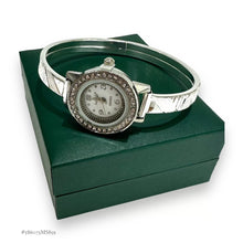 RELOJ ARO CON BROCHE PARA DAMA GRABADO LÍNEAS - PLATA .925