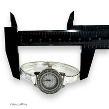 RELOJ ARO CON BROCHE PARA DAMA GRABADO LÍNEAS - PLATA .925