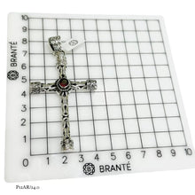 DIJE CRUZ BALI CON ZIRCONIA CENTRAL PAVONADA - PLATA .925 - GUINDA