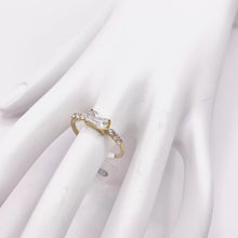 ANILLO ZIRCONIA RECTÁNGULO HORIZONTAL CON LATERALES - ORO 10K