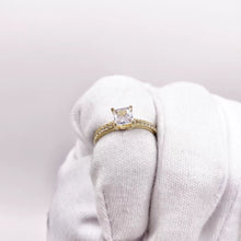 ANILLO MONTADURA CORAZÓN ZIRCONIA CENTRAL CUADRO - ORO 10K