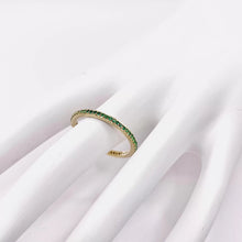 ANILLO CHURUMBELA COMPLETA CON ZIRCONIAS VERDE - ORO 10K