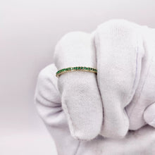 ANILLO CHURUMBELA COMPLETA CON ZIRCONIAS VERDE - ORO 10K