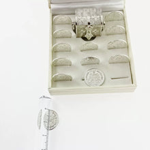 SET DE ARRAS PARA BODA - CHICO - CRUZ CON LAZO - BAÑO DE PLATA