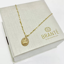 CADENA CON MEDALLA SAGRADO CORAZÓN OVAL CON MARGEN MINI -  ORO 10K