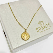 CADENA CON MEDALLA SAN BENITO MATE CONTORNO DIAMANTADO -  ORO 10K