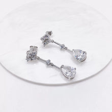 ARETE LÍNEA ARTICULADA CON GOTA COLGANTE - PLATA .925