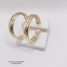 ARRACADA DISEÑO CORTES - 3 CM  x 6.5 MM - ORO 10K