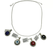 CADENA CON DIJE OJO MARGEN BOLEADO