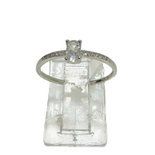 ANILLO OVAL MINI ZIRCONIA CON LATERALES - PLATA .925