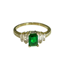 ANILLO ZIRCONIA RECTANGULAR VERDE CON 4 LATERALES - ORO 10K