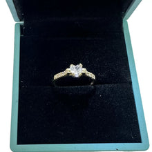 ANILLO MONTADURA CON ZIRCONIA CENTRAL CORAZÓN - ORO 10K