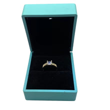 ANILLO SOLITARIO ZIRCONIA CUADRO CENTRAL LISO - ORO 10K