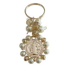 LLAVERO MEDALLA SAN BENITO MINI BORDADA PERLA CON CRISTAL
