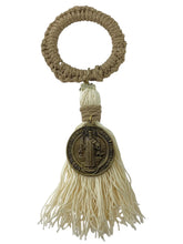 ADORNO BENDICIÓN ARO CAPUCCINO Y MOTA DE HILO CON MEDALLA SAN BENITO ABAD