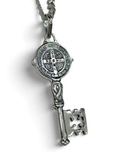 DIJE DE LLAVE DE SAN BENITO ABAD PAVONADO - 5 CM  - PLATA .925