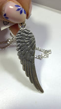 DIJE DE ALA DE ANGEL PAVONADO - 6 CM  - PLATA .925