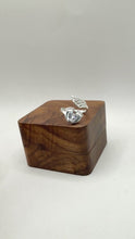ANILLO HUELLAS DE BEBÉ CON ALA - PLATA .925